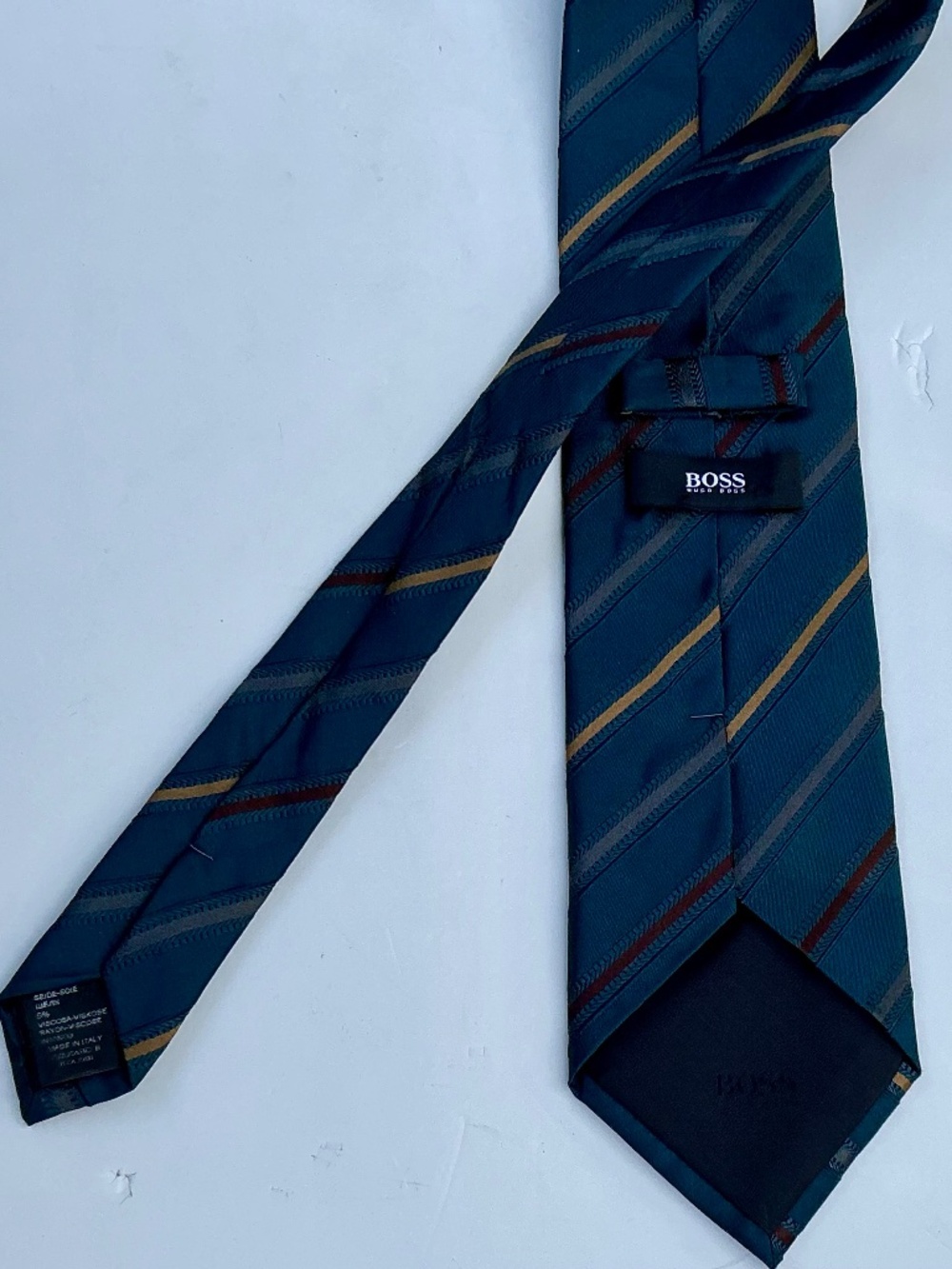 HUGO BOSS elegant dark green striped all Silk tie made in Italy 🇮🇹